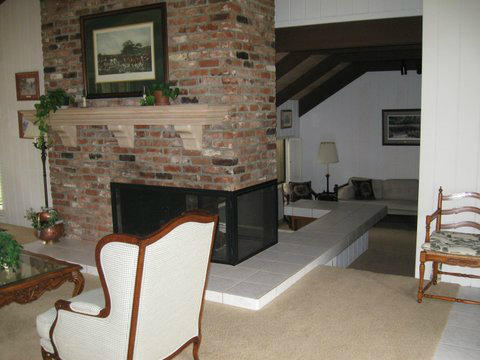 Bar/Den Listing photo 7